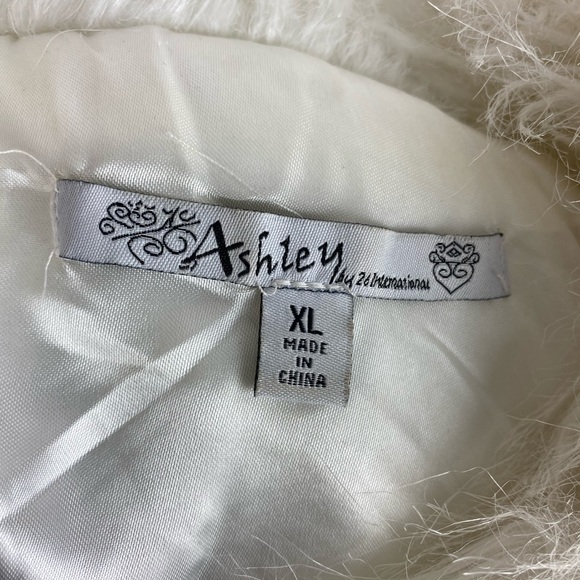 Ashley by 26 International Vest Women S/M White Faux Fur Lined - Picture 5 of 5